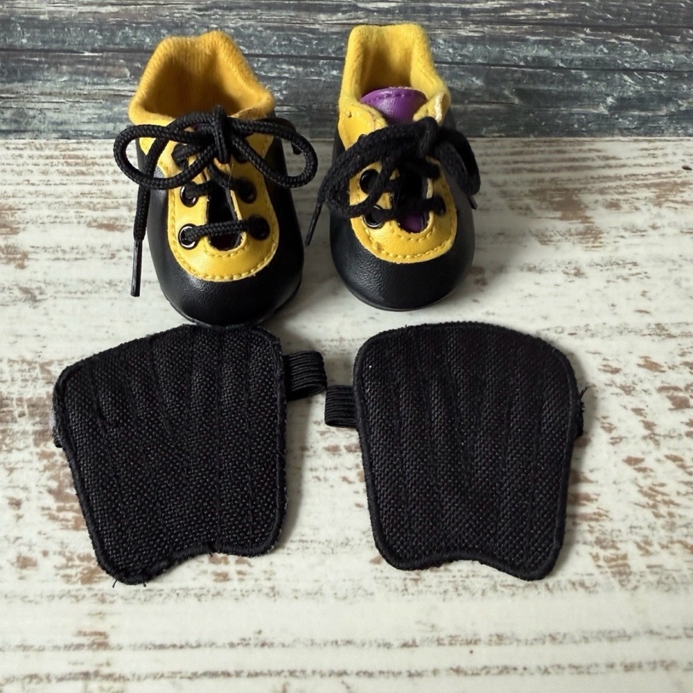 PLEASANT COMPANY American Girl Today Doll SOCCER GEAR Outfit - Shoes Guards Only